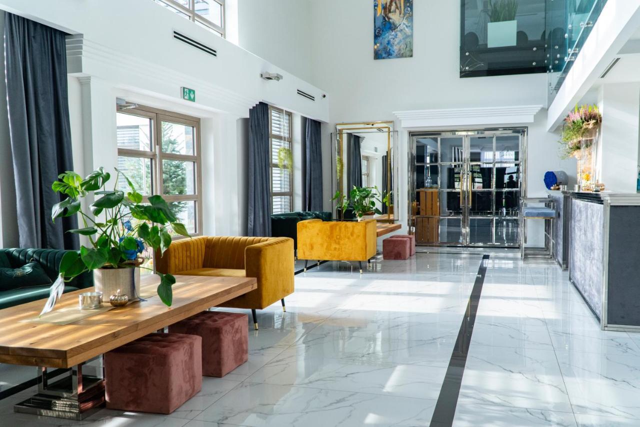 Centrum Konferencyjno-Bankietowe Chabrowy Луків Екстер'єр фото